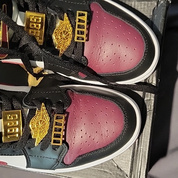 Jordan 1 woman wine red gold accents charms - Picture 3 of 10